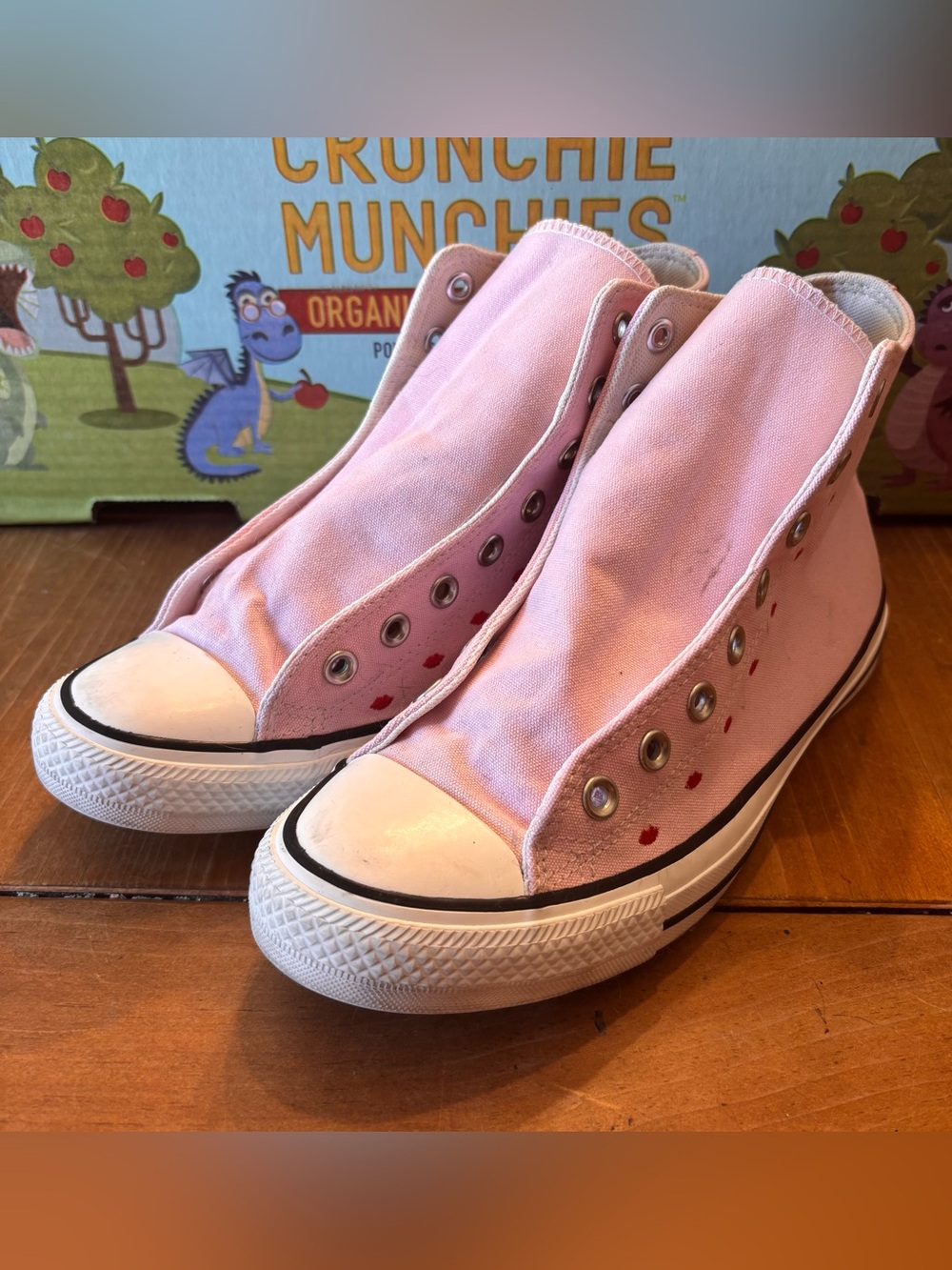 Converse womens Chuck Taylor high embroidered lips sneakers pink 10